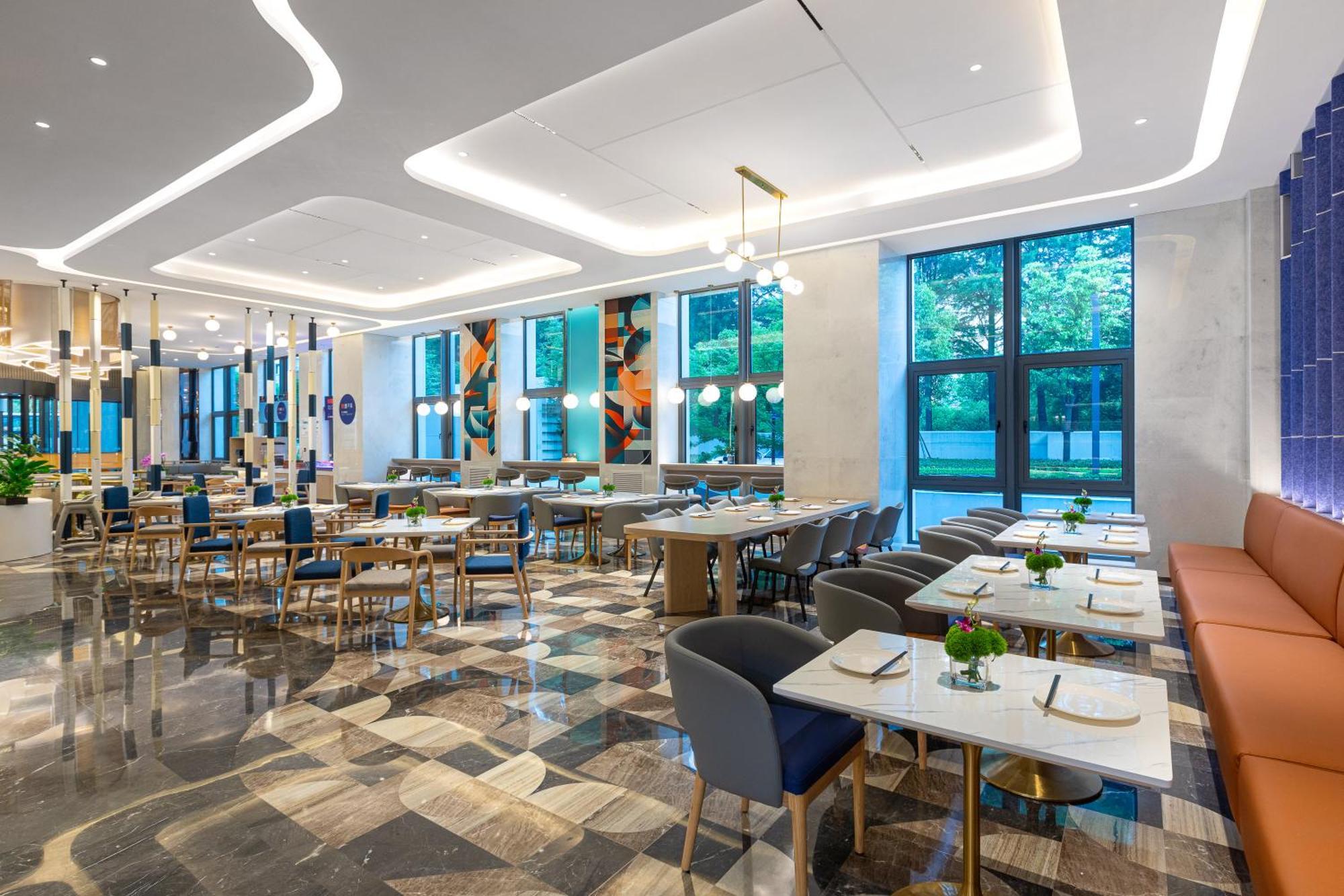 Holiday Inn Express Changfeng Park Shanghai Esterno foto