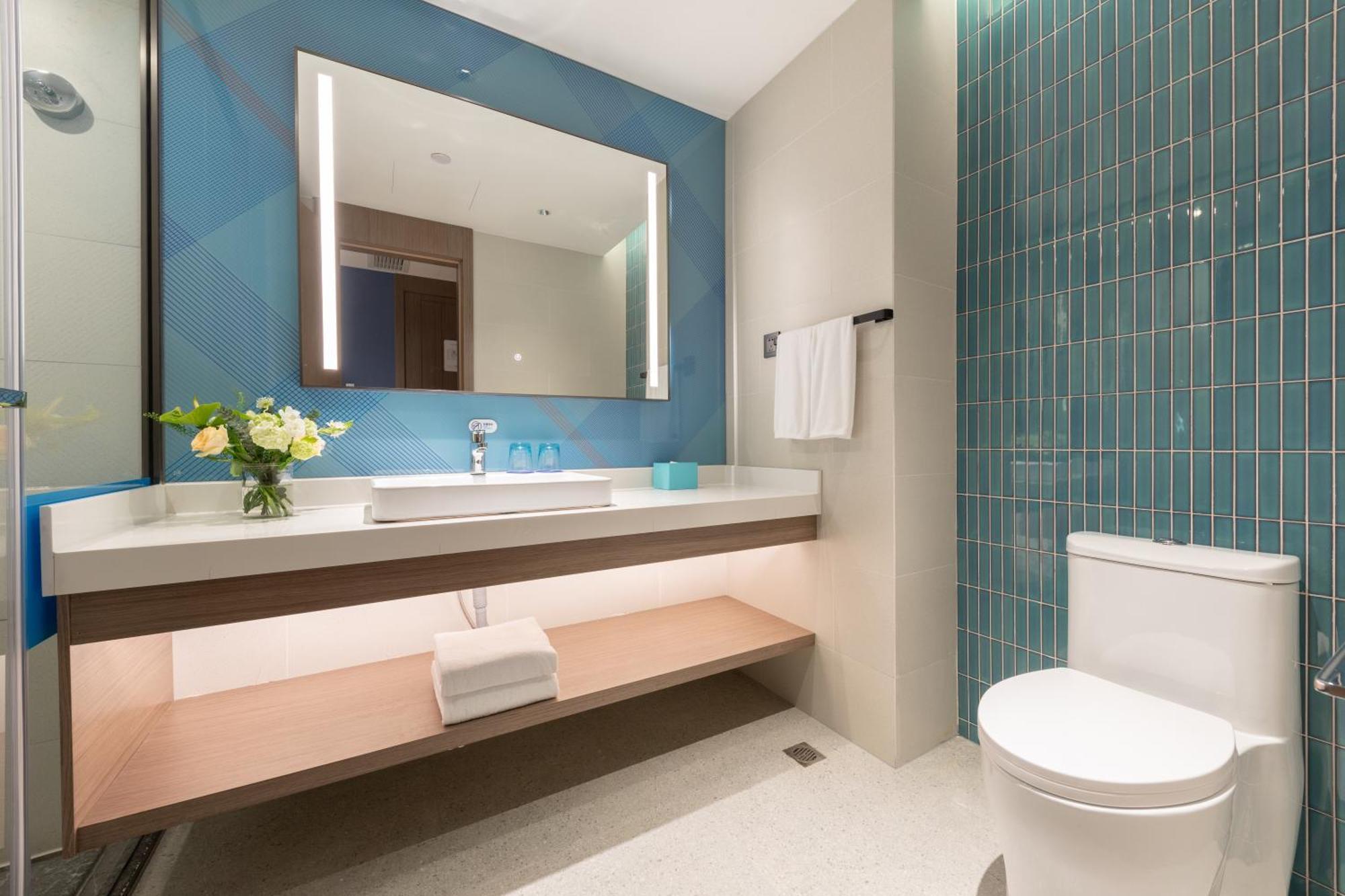 Holiday Inn Express Changfeng Park Shanghai Esterno foto