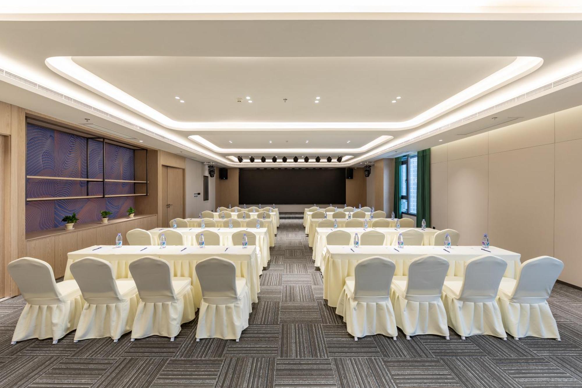 Holiday Inn Express Changfeng Park Shanghai Esterno foto